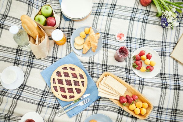 À la découverte des élégantes toiles de jouy pour votre table